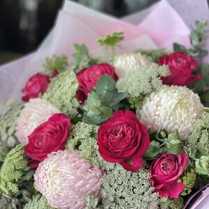 Closed Up Photo of A Roses and Disbuds Bouquet