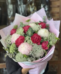 Bouquet of Roses and Disbuds